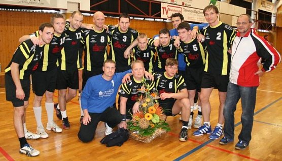 Kapitän nimmt Abschied (Foto: Sven Briese) Kapitän nimmt Abschied (Foto: Sven Briese)