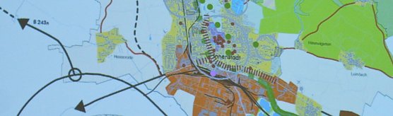 Endlich fertig: das "Integrierte Stadtentwicklungskonzept" f&uuml;r das Jahr 2030 (Foto: Angelo Glashagel)