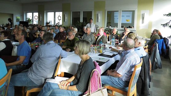 Gro&szlig;es Interesse an Informationen (Foto: W. Schumann)