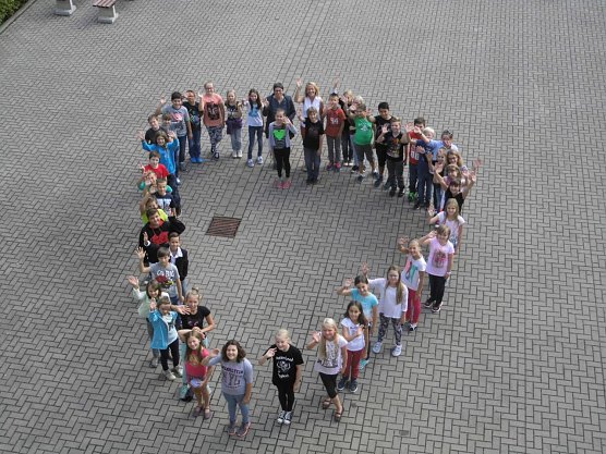Neue Sch&uuml;lerinnen und Sch&uuml;ler in Bleicherodes Schillergymnasium begr&uuml;&szlig;t (Foto: K. Hornung)