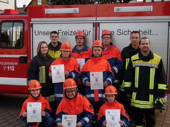 Der Trebraer Feuerwehrnachwuchs stellte sein Fachwissen unter Beweis (Foto: Manuel Hesse)