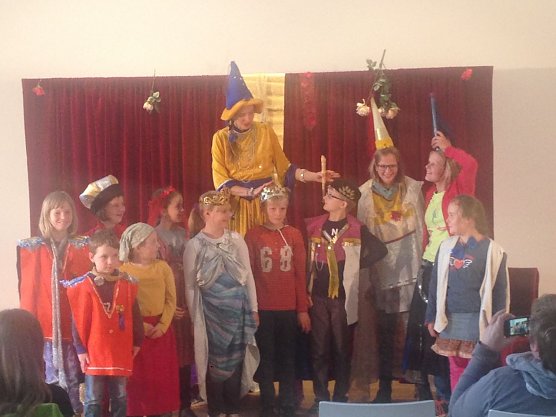 M&auml;rchen gespielt und Preise verliehen - das Projekt "Leseratte" ist in der Nordh&auml;user Biblitothek m&auml;rchenhaft zu Ende gegangen (Foto: Stadtbibliothek Nordhausen)