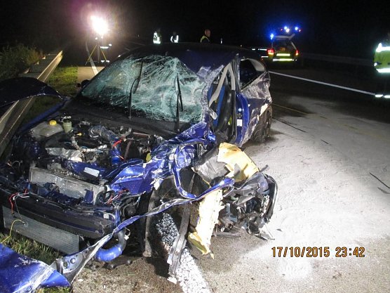 Ein folgenschwerer Unfall ereignete sich am Freitag auf der A38 (Foto: AUTOBAHNPOLIZEIINSPEKTION)