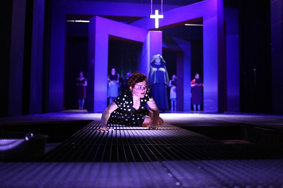 Lisa Klabunde vom Nordh&auml;user Ensemble als Margarethe (Foto: Christian Brachwitz)