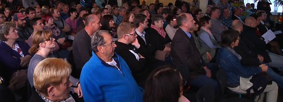 Aufgeheizte Stimmung in Wipperdorf (Foto: Angelo Glashagel)