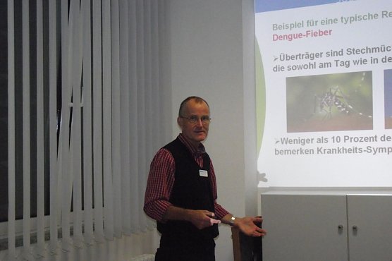 Aktuelle Nordh&auml;user F&auml;lle von Reiseinfektionen referierte gestern Abend Professor Dr.med Reinhard Kappe (Foto: Kurt Frank)
