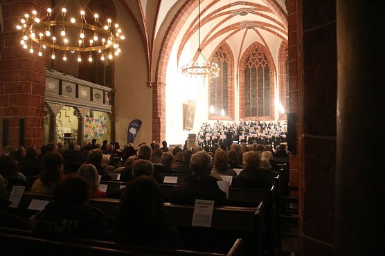 Benefizkonzert in der Blasiikirche (Foto: Angelo Glashagel) Benefizkonzert in der Blasiikirche (Foto: Angelo Glashagel)