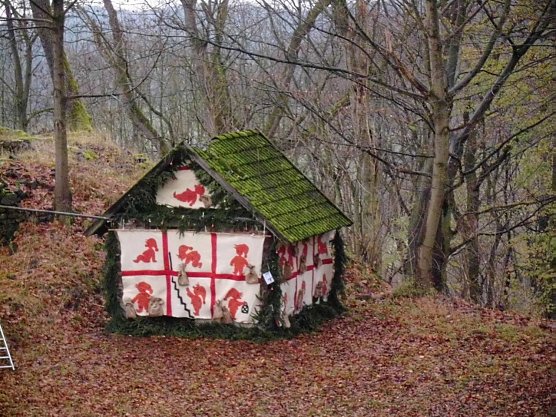 Wichtelhaus auf dem Harzer Sagen Pfad (Foto: Ulrike Tuschy) Wichtelhaus auf dem Harzer Sagen Pfad (Foto: Ulrike Tuschy)