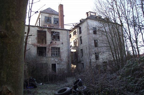 Bald wird das ehemalige Drei Streif-Geb&auml;ude nur noch Geschichte sein (Foto: Kurt Frank)