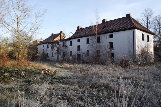 uch die Geisterh&auml;user um Umfeld der ehemaligen Kaffee-Fabrik fallen. (Foto: Kurt Frank)