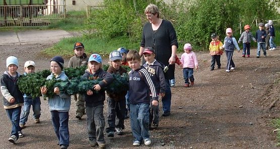 Maibaum setzen (Foto: psv) Maibaum setzen (Foto: psv)