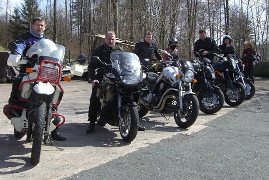 Ausfahrt der Boliden (Foto: Hauthal)