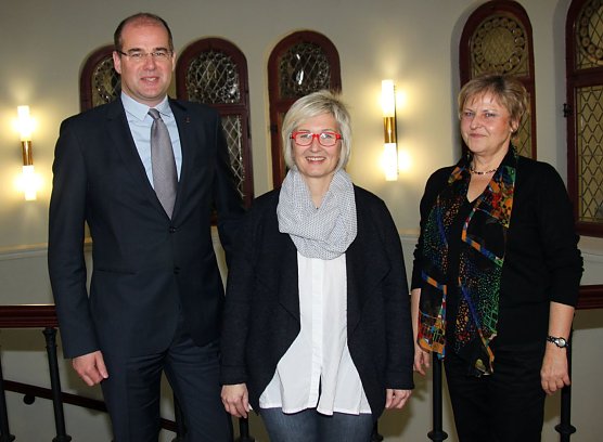 Landrat Matthias Jendricke, Dr. med. Petra Kromann und Frau Dipl. Med. Ingrid Francke (Foto: Jessica Pieper)