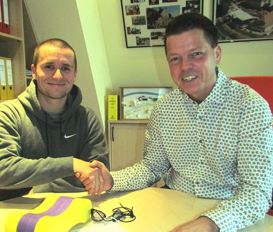 Triatleth Peter Seidel und Badehaus-Chef Jens Eisenschmidt (Foto: Badehaus Nordhausen GmbH)