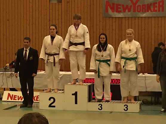 Machte den dritten Platz: Angelique Köhler bei der Landesmeisterschaft U18 (Foto: Thomas Köhler) Machte den dritten Platz: Angelique Köhler bei der Landesmeisterschaft U18 (Foto: Thomas Köhler)