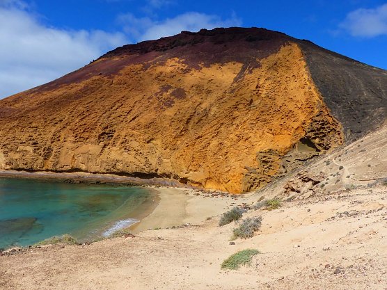Kr&auml;ftige Farben - Eindr&uuml;cke von Lanzarote gibt es kommende Woche im Kunsthaus (Foto: Dr. Wolfgang R. Pientka)