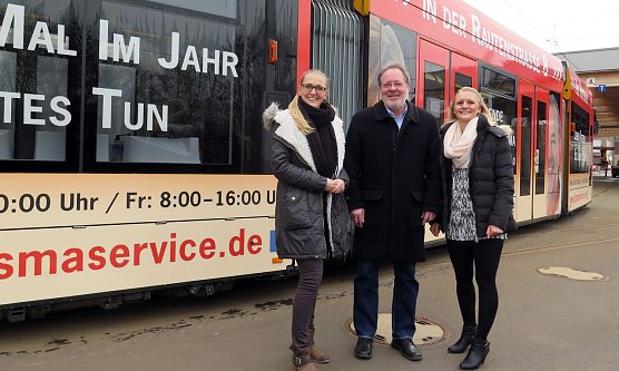 Stra&szlig;enbahn mit neuem Outfit (Foto: nnz)