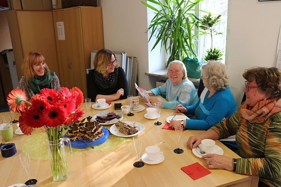 Kaffee, Kuchen, Politik - Frauentag im Nordh&auml;user B&uuml;ro der Linken (Foto: Angelo Glashagel)