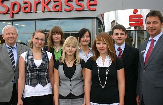 Vertrag erhalten (Foto: KSK) Vertrag erhalten (Foto: KSK)