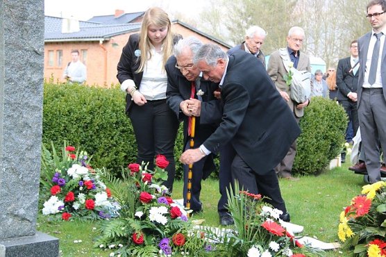 Gedenkveranstaltung zum 71. Jahrestag der Befreiung des KZ Elllrich Juliush&uuml;tte (Foto: Susanne Schedwill)