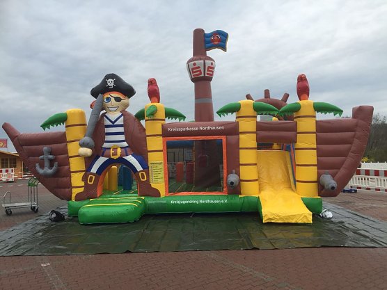 Auch f&uuml;r kleine Piraten wird beim VW-Fest in der Skoda Autowelt etwas geboten (Foto: Autohaus Peter)