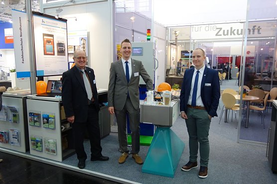 Von links: Hr. Prof. J&uuml;rgen Poerschke, Hr. Christian Borowski, Hr. Alexander Kisky (Firma B&F) (Foto: Elvira Stockmar)