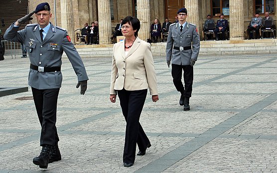 Vereidigung auf dem Marktplatz (Foto: Karl-Heinz Herrmann)