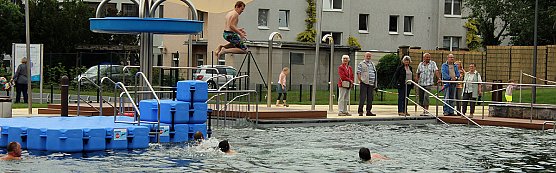 Solewasser-Vitalpark feierlich eingeweiht (Foto: Karl-Heinz Herrmann) Solewasser-Vitalpark feierlich eingeweiht (Foto: Karl-Heinz Herrmann)