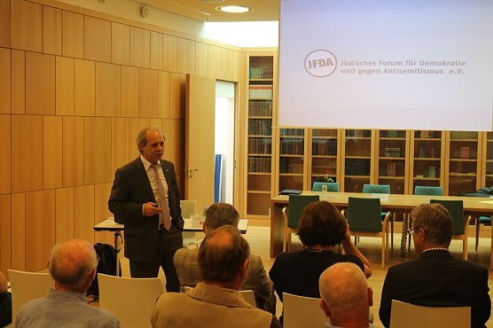 Levi Salomon sprach &uuml;ber Antisemitismus im 21. Jahrhundert (Foto: Angelo Glashagel)