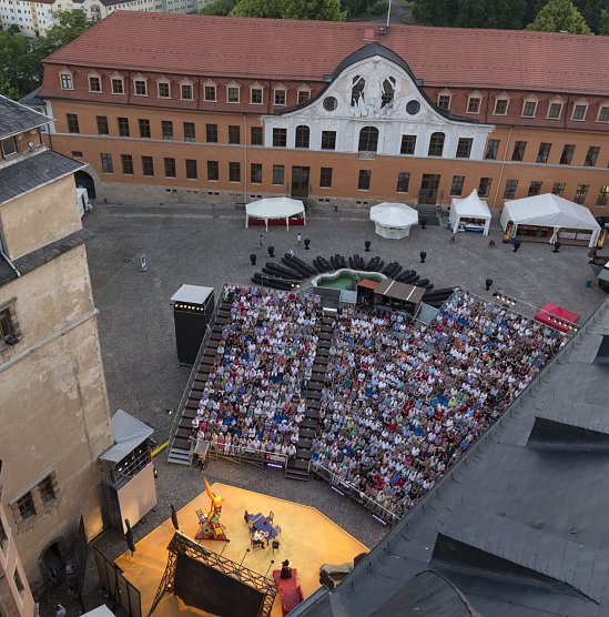 Ab 17. Juni herrscht wieder Festspiel-Atmosph&auml;re im Sondersh&auml;user Schlosshof (Foto: Tilmann Graner)