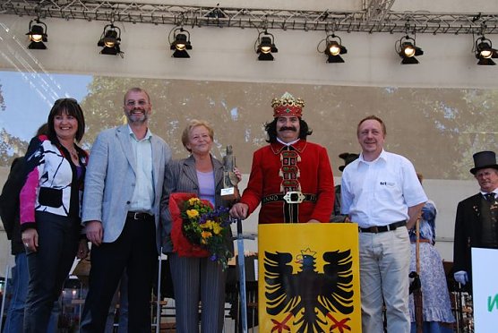 &Uuml;bergabe des Roland in Gold (Foto: nnz-City Scout: Sven G&auml;mkow)