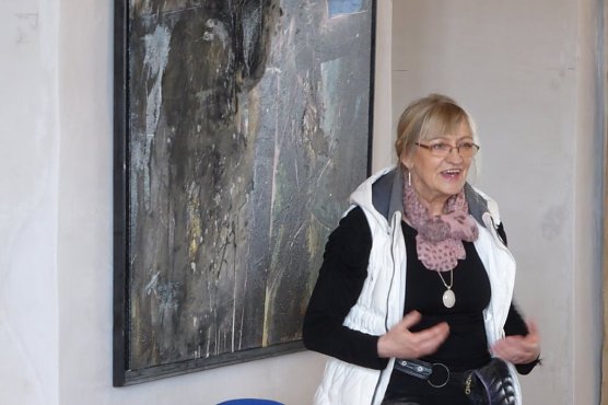 Kisker in der Ausstellung (Foto: Heidelore Kneffel)