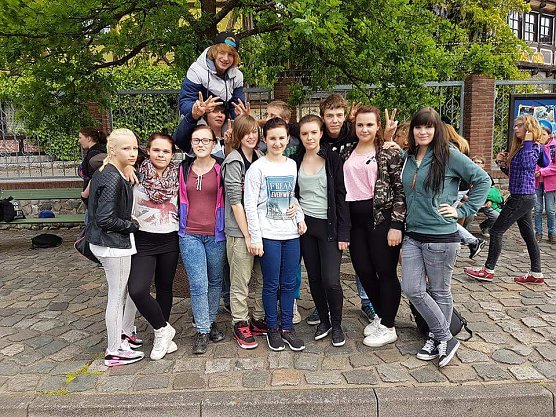 Ausflug nach Soltau - die SchülerInnen der Oberschule Ellrich (Foto: Manuela Dilbins) Ausflug nach Soltau - die SchülerInnen der Oberschule Ellrich (Foto: Manuela Dilbins)