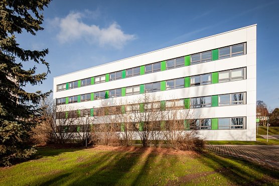 Das Haus 20 der Nordh&auml;user Hochschule in neuem Gewand (Foto: Architekturfotografie Weise, Halle)