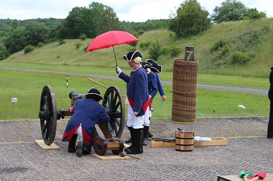 Mehr als nur Kanonenschießen (Foto: Karl-Heinz Herrmann) Mehr als nur Kanonenschießen (Foto: Karl-Heinz Herrmann)