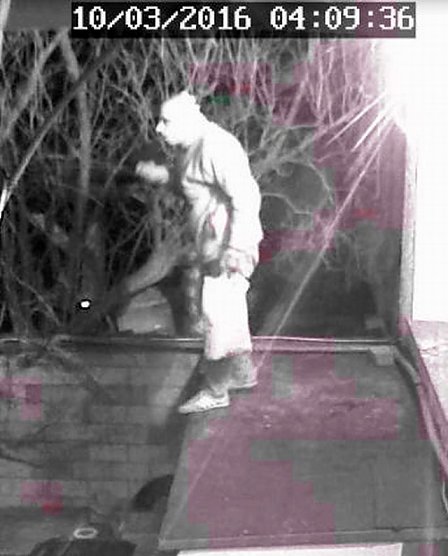 Wer erkennt den Mann? (Foto: Landespolizeiinspektion Nordhausen) Wer erkennt den Mann? (Foto: Landespolizeiinspektion Nordhausen)