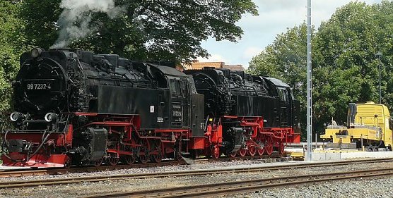 Die "Neue" wird von einem Tieflader entladen (Foto: HSB) Die "Neue" wird von einem Tieflader entladen (Foto: HSB)