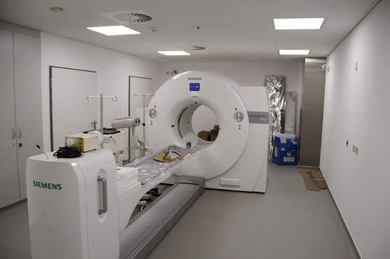 Gamma Kamera Nummer drei, mit PET (Foto: Angelo Glashagel) Gamma Kamera Nummer drei, mit PET (Foto: Angelo Glashagel)