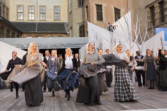 Nur noch drei mal auf der Freilichtbühne - "Anatevka" (Foto: Tilmann Graner) Nur noch drei mal auf der Freilichtbühne - "Anatevka" (Foto: Tilmann Graner)