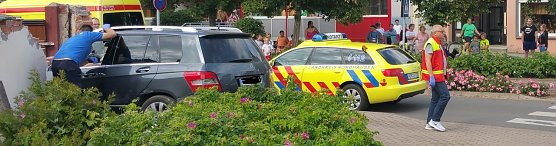 In Mauer gekracht (Foto: nnz)