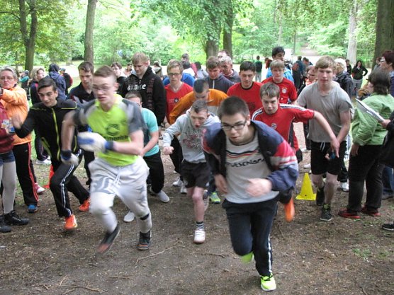 Am zweiten Tag folgte ein Crosslauf im F&ouml;rstemannpark  (Foto: F&ouml;rderzentrum St. Martin)