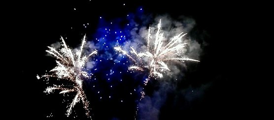 See in Flammen - Feuerwerk der Extraklasse über Kelbra (Foto: Nicole Schulz) See in Flammen - Feuerwerk der Extraklasse über Kelbra (Foto: Nicole Schulz)