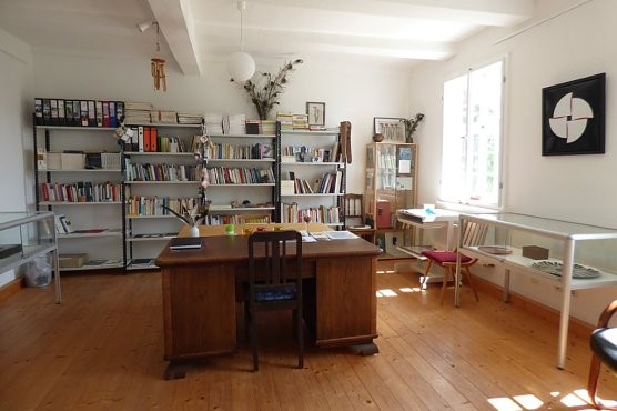 Kaum sind die Verse von Thomas Brasch Ende Juli in Limlingerode verklungen, wartet kommende Woche eine weitere poetische Begegnung auf Besucher im Haus f&uuml;r Lyrik in Limlingerode (Foto: Heidelore Kneffel)