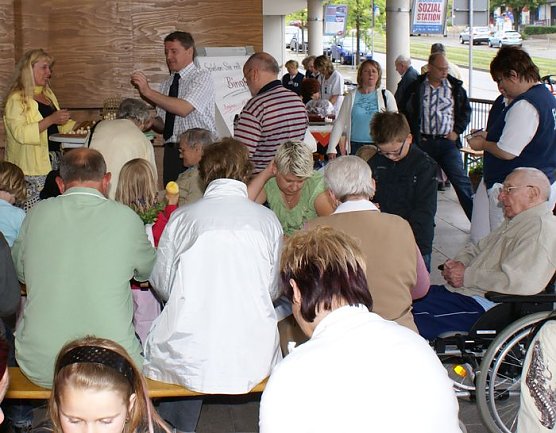 Fest gefeiert (Foto: Diankonie)