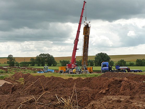 Br&uuml;ckenbau wird vorbereitet (Foto: W. Kaiser)