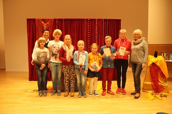 F&uuml;r Lust am Lesen ausgezeichnet - Leseratten in der Bibliothek (Foto: Angelo Glashagel)