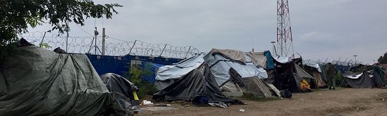 Wildes Flüchtlingslager an der Serbisch-Ungarischen Grenze (Foto: Sara Müller) Wildes Flüchtlingslager an der Serbisch-Ungarischen Grenze (Foto: Sara Müller)