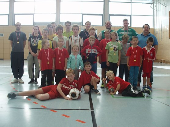Am vergangenen Samstag f&uuml;hrten die Kameradinnen und Kameraden der Jugendfeuerwehren der Stadt Heringen einen Sportaktionstag in der Spothalle der Grund- und Regelschule Heringen durch (Foto: Steffen Theuerkauf )