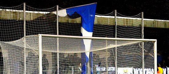 Die Fahne h&auml;ngt nach unten (Foto: Bernd Peter)