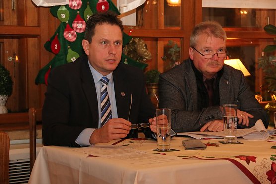 B&uuml;rgermeister Matthias Ehrhold bei der Einwohnerversammlung in Ellrich (Foto: S. Schedwill)